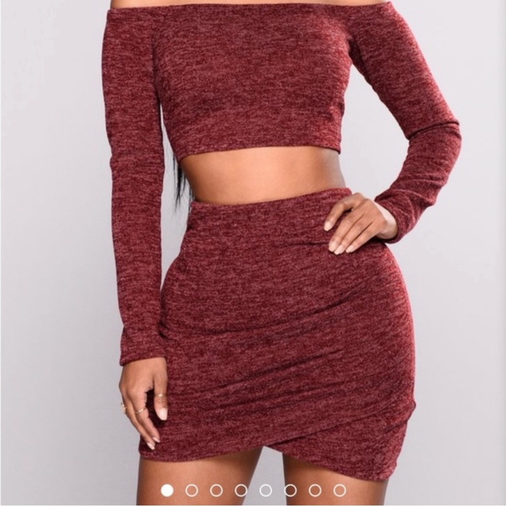 FASHION NOVA 2 Piece Set Heathered Red Mini Skirt Set Strapless Long Sleeve Top - Picture 2 of 8